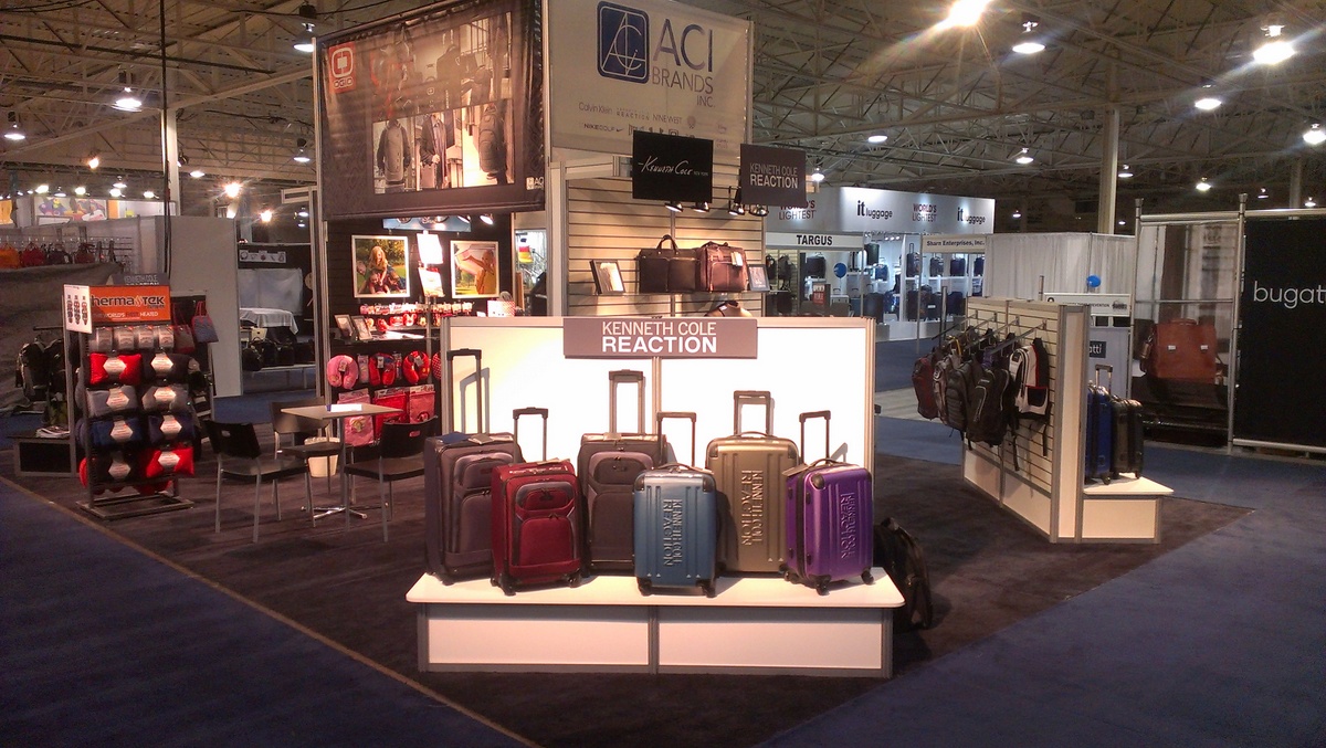 Custom exhibit display