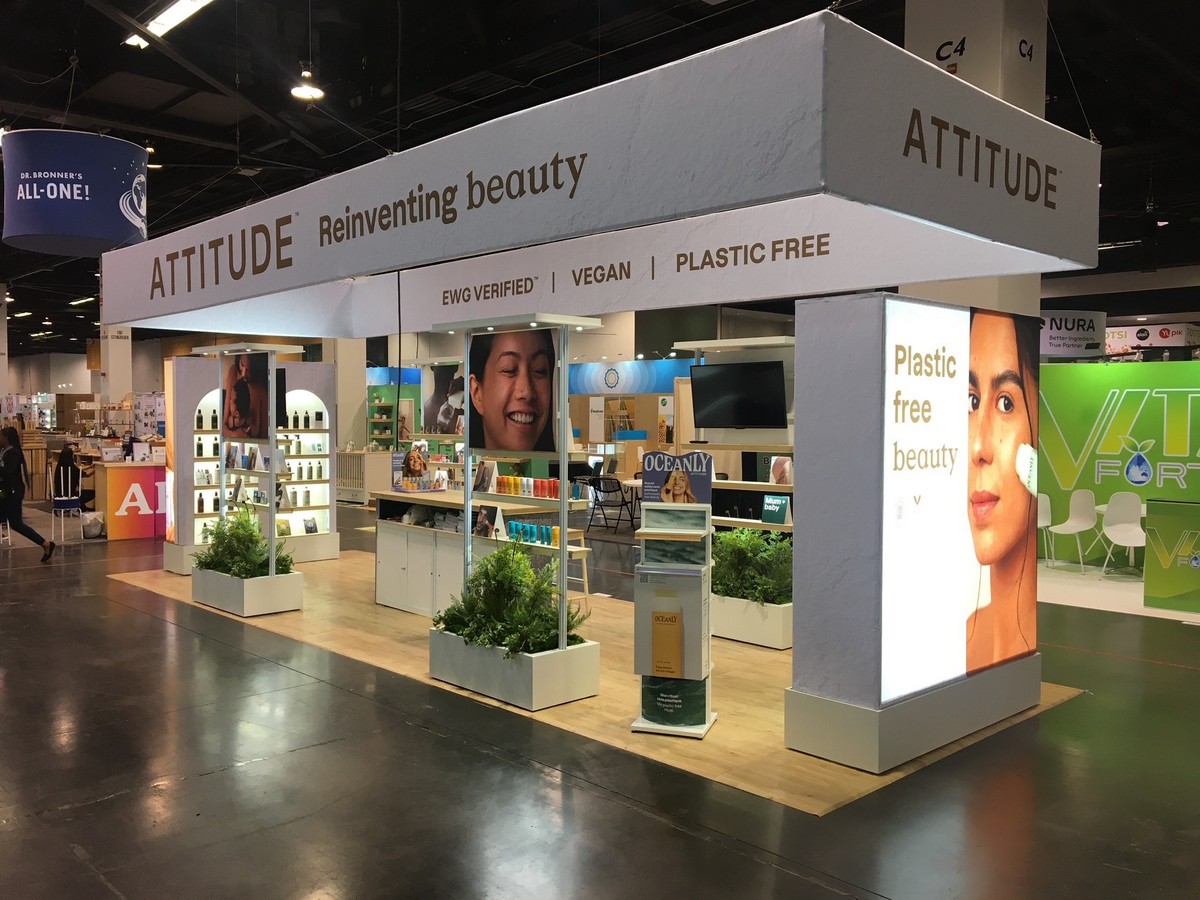 Attitude custom island exhibit